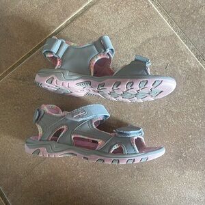 Eddie Bauer Sandals! Youth 1